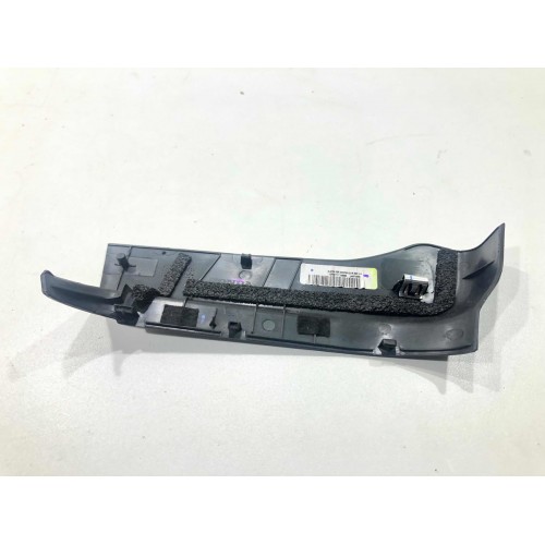 Moldura Porta Traseira Esquerda Honda Hr-v 2021